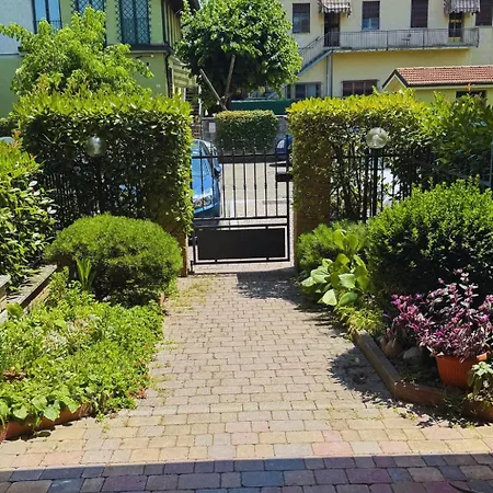 Olivo - With Garden شقة